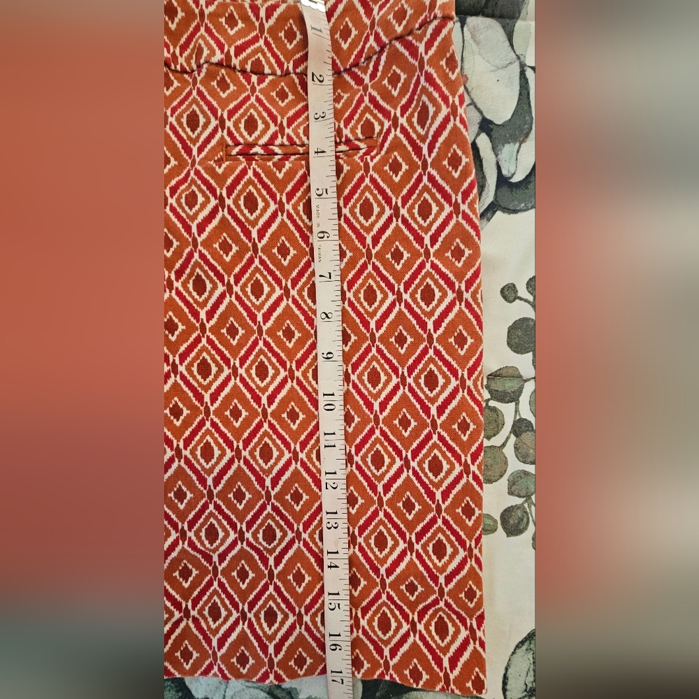 Dalia Collection Modern Fit Geometric Print Skirt Red Orange White Size 10 - Picture 4 of 8
